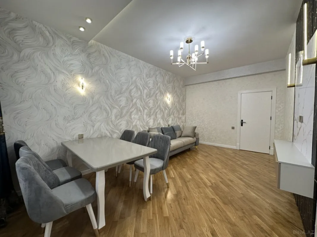 Satılır 2 otaqlı mənzil 88 m²