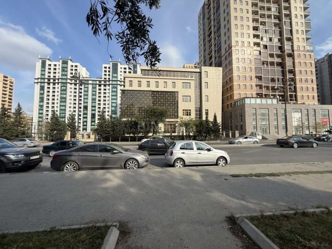 Satılır 4 otaqlı mənzil 70 m²