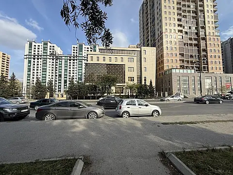 Satılır 4 otaqlı mənzil 70 m²