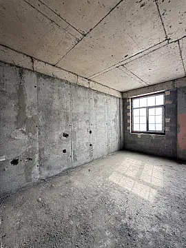 Satılır 5 otaqlı mənzil 250 m²