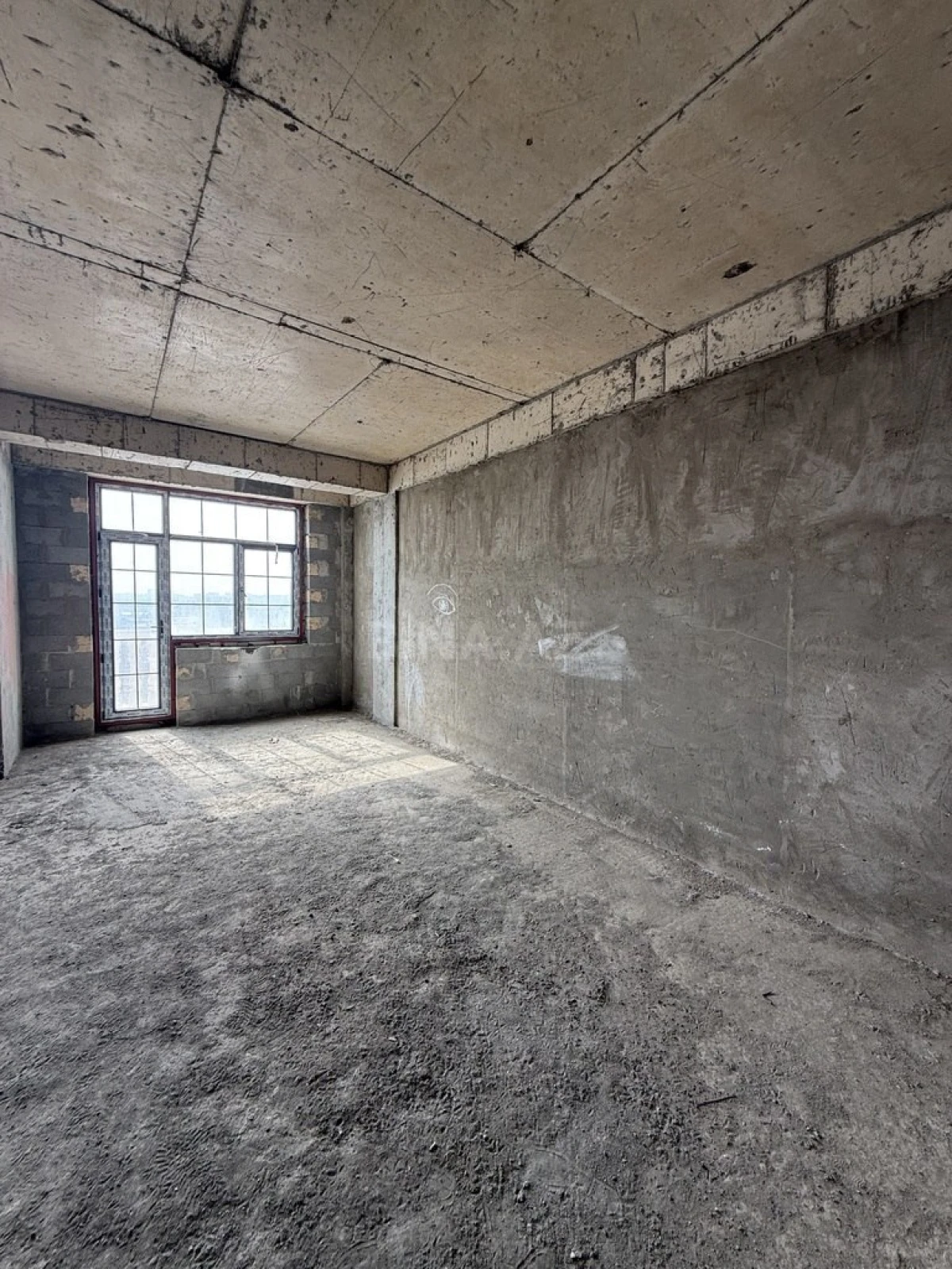 Satılır 5 otaqlı mənzil 250 m²