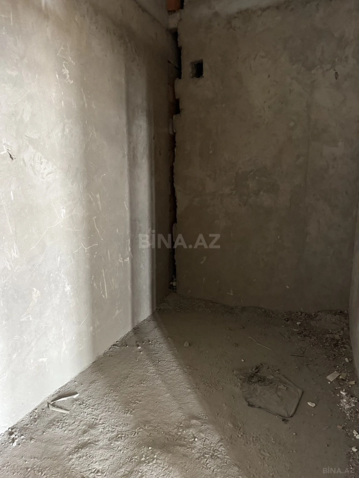 Satılır 5 otaqlı mənzil 250 m²