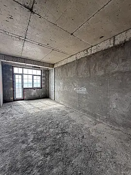 Satılır 6 otaqlı mənzil 326 m²