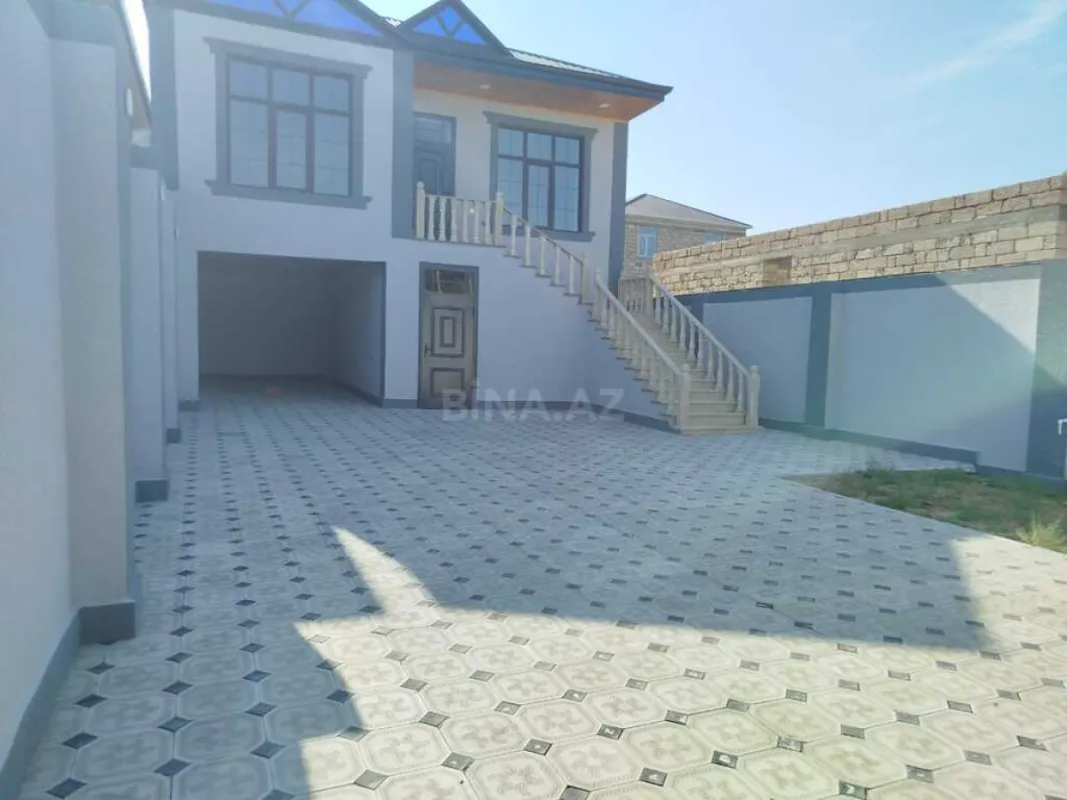 Satılır 7 otaqlı həyət evi 230 m²