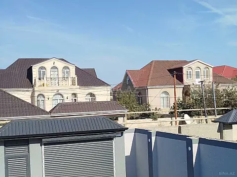 Satılır 7 otaqlı həyət evi 230 m²