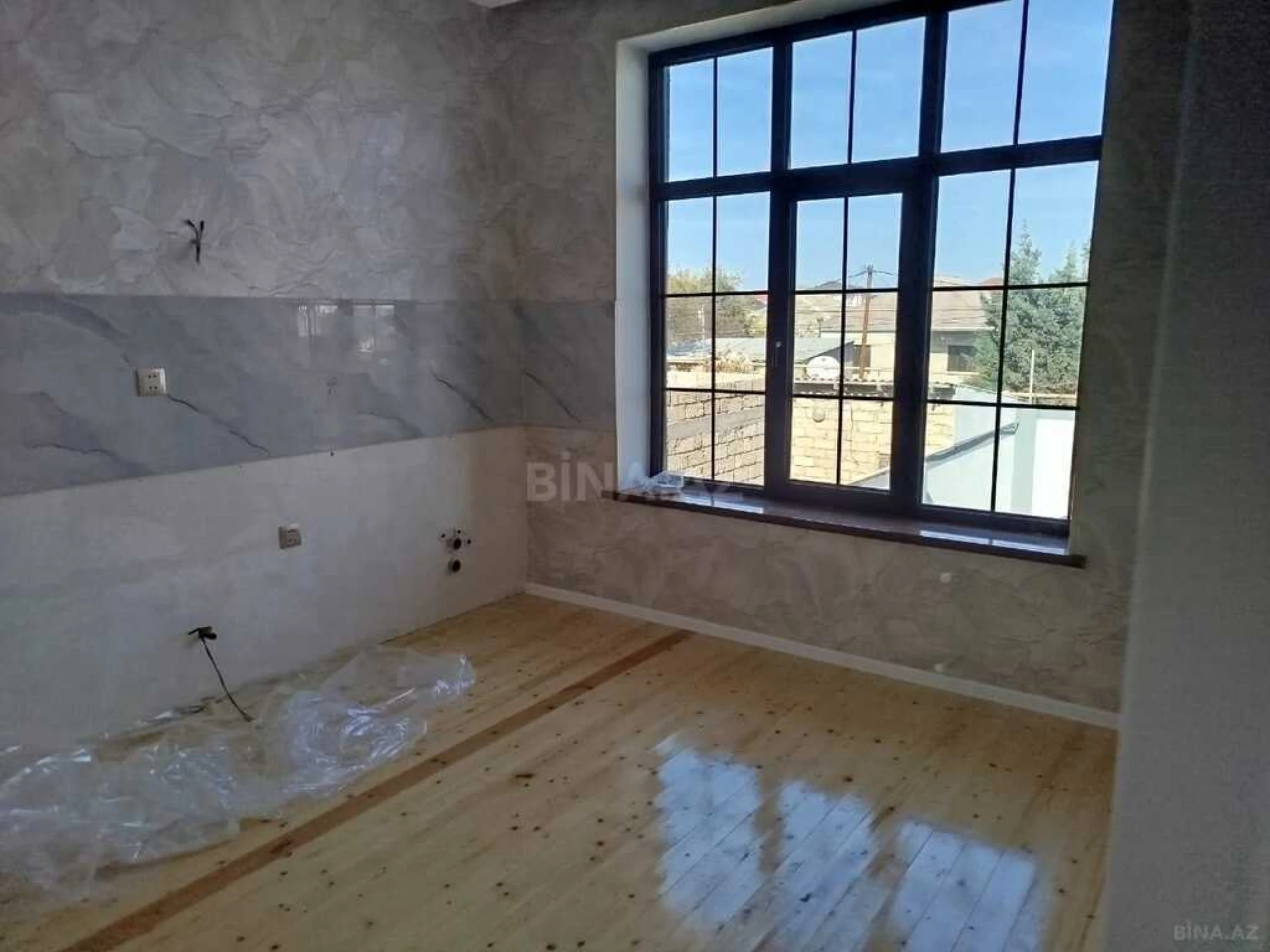 Satılır 7 otaqlı həyət evi 230 m²