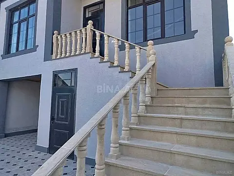 Satılır 7 otaqlı həyət evi 230 m²
