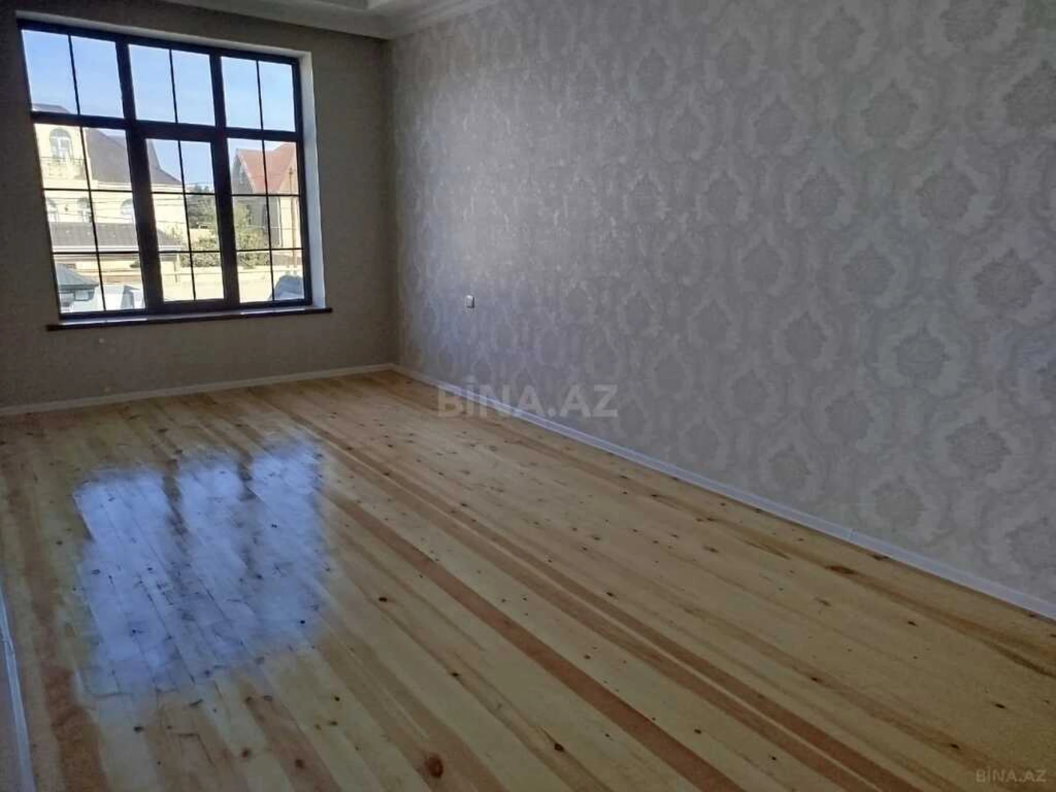 Satılır 7 otaqlı həyət evi 230 m²