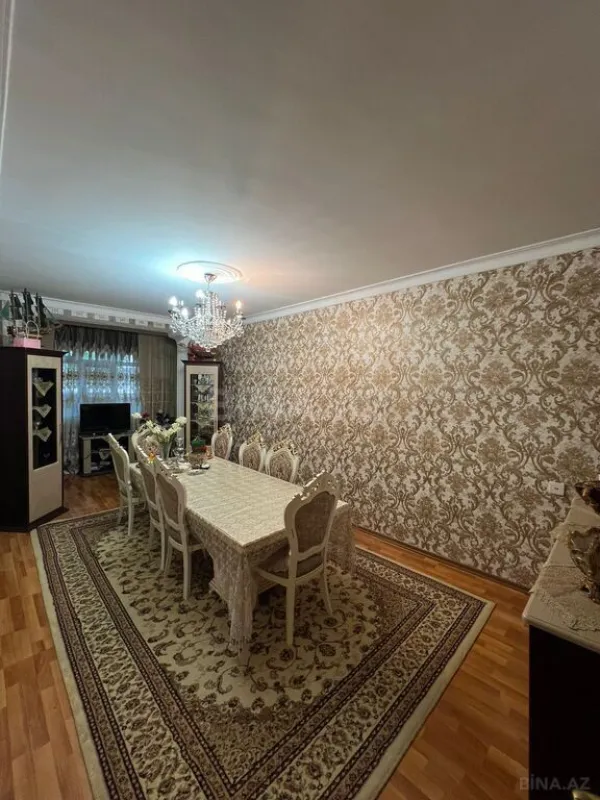 Satılır 4 otaqlı mənzil 110 m²