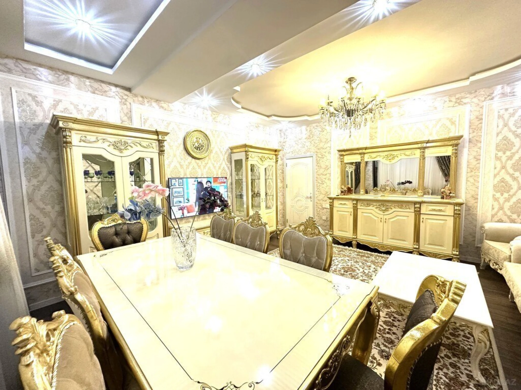 Satılır 3 otaqlı mənzil 116 m²