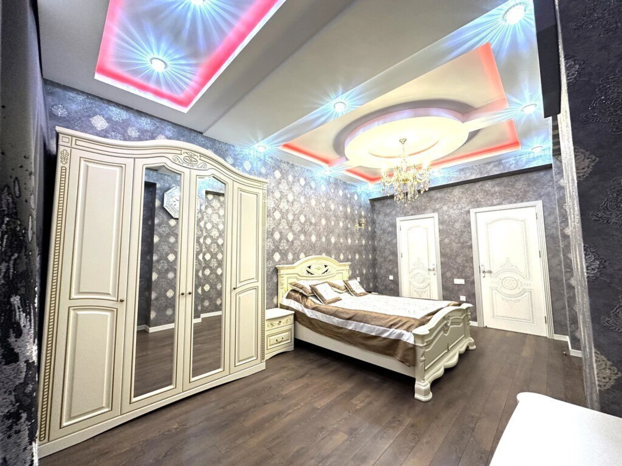 Satılır 3 otaqlı mənzil 116 m²