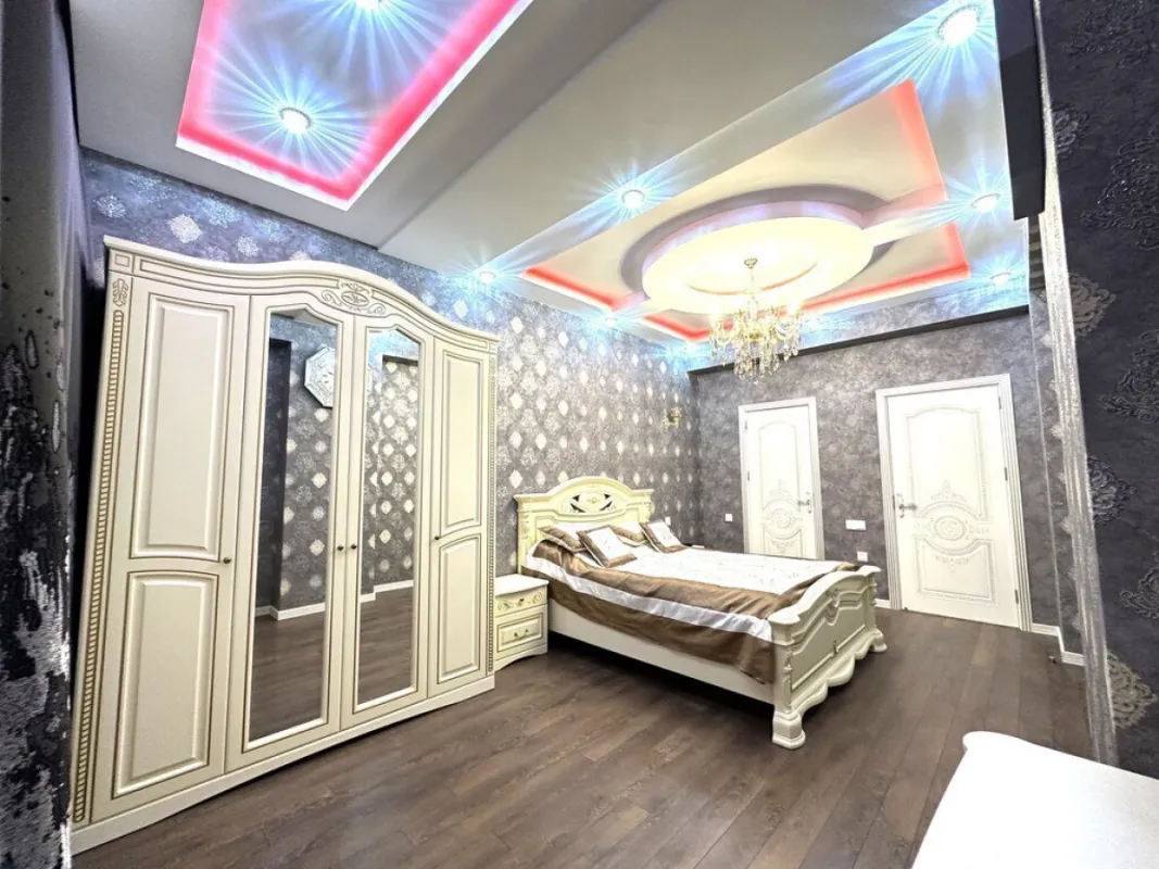 Satılır 3 otaqlı mənzil 116 m²