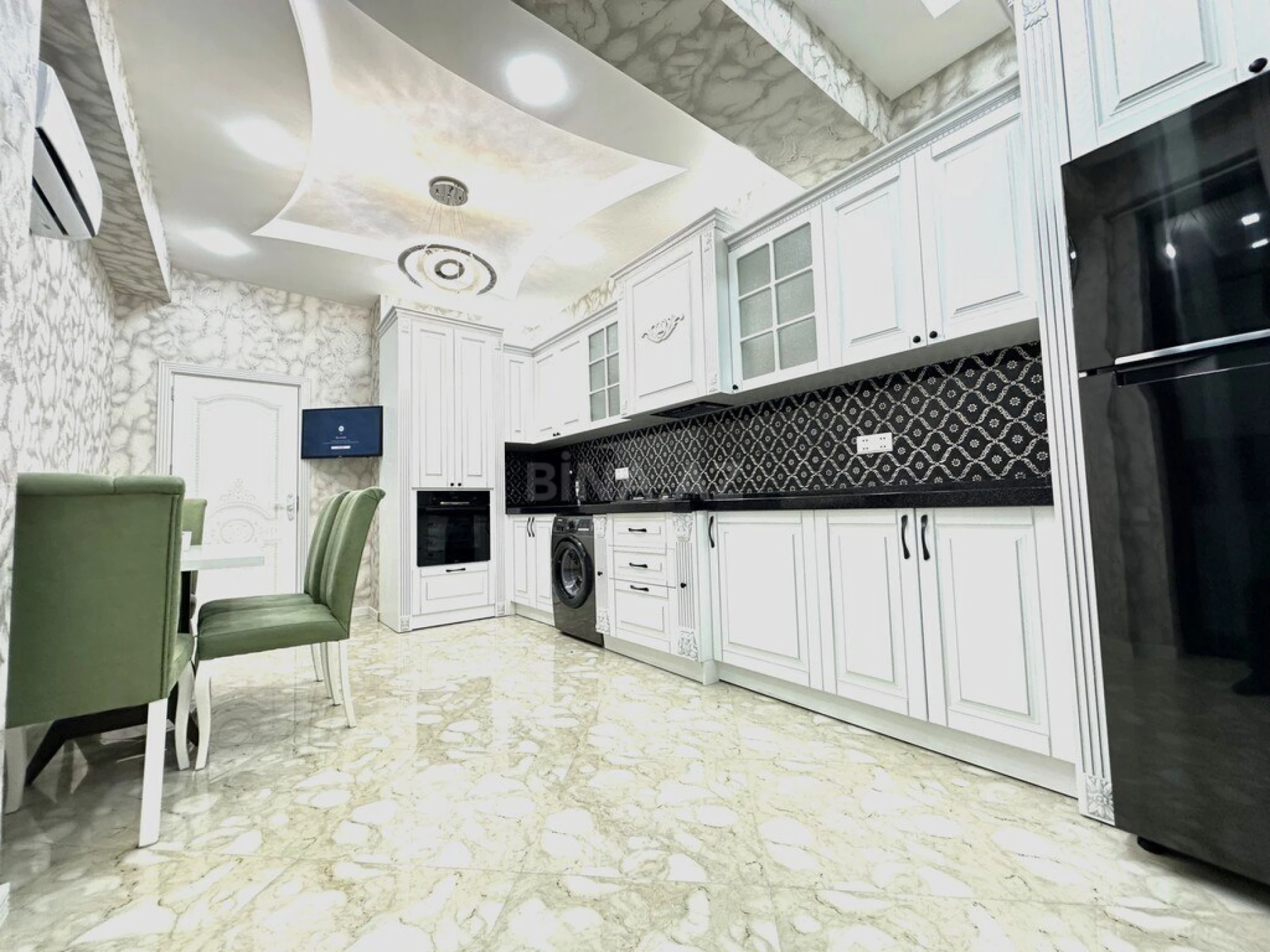 Satılır 3 otaqlı mənzil 116 m²