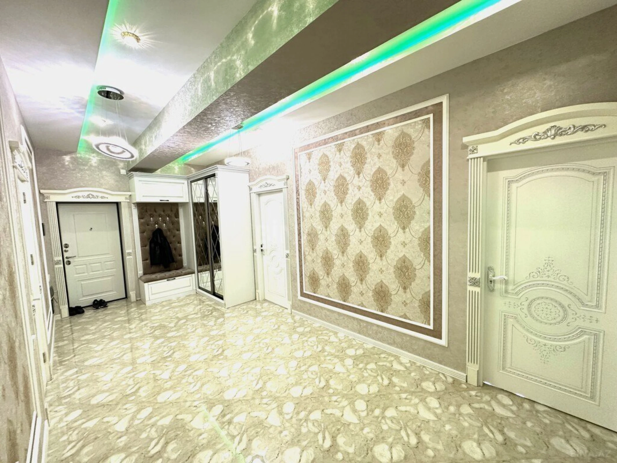 Satılır 3 otaqlı mənzil 116 m²