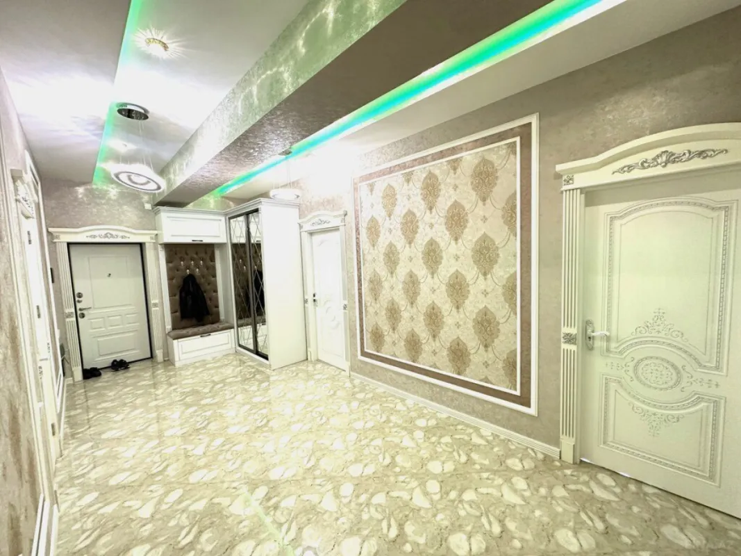 Satılır 3 otaqlı mənzil 116 m²