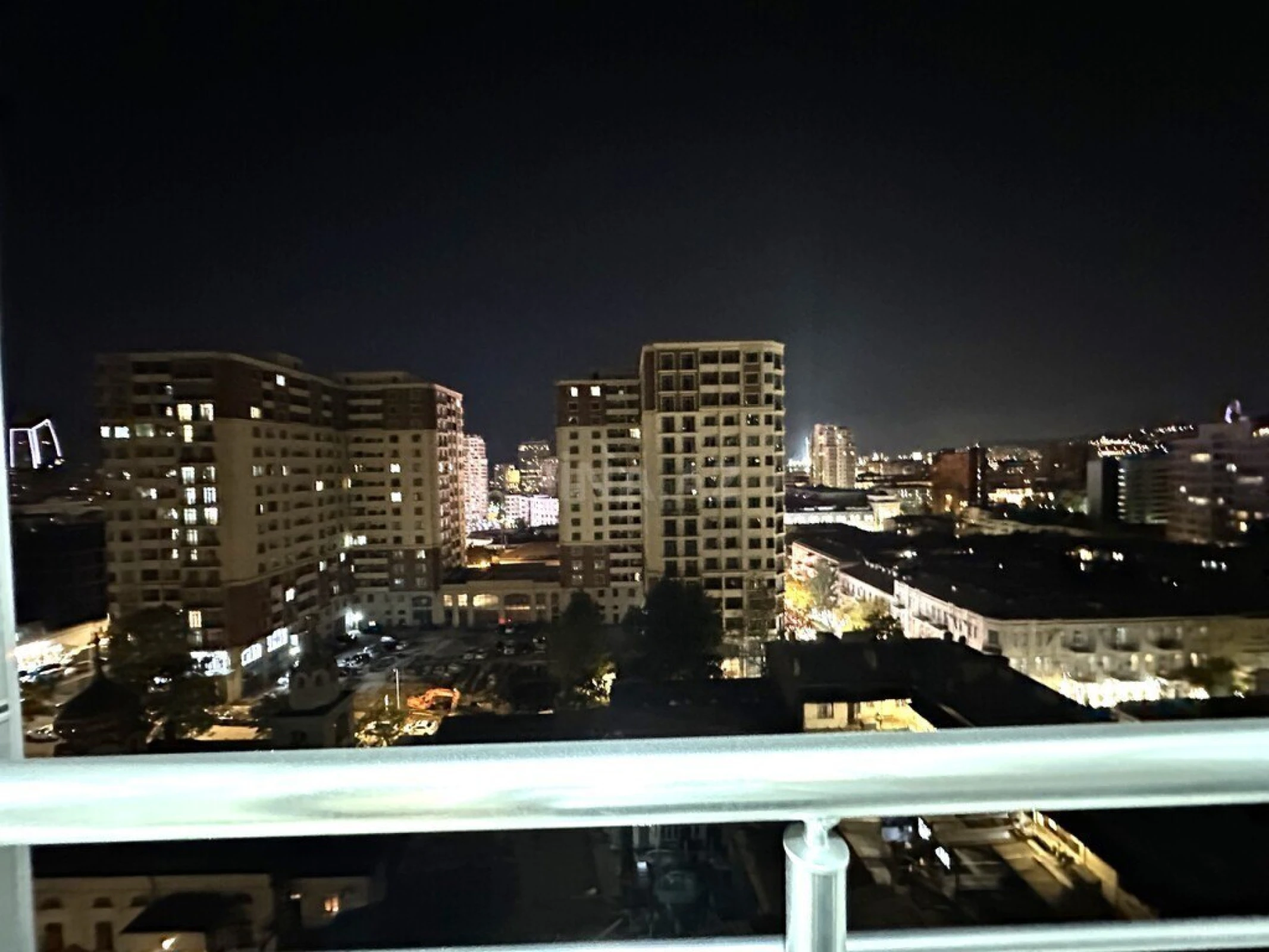 Satılır 3 otaqlı mənzil 116 m²