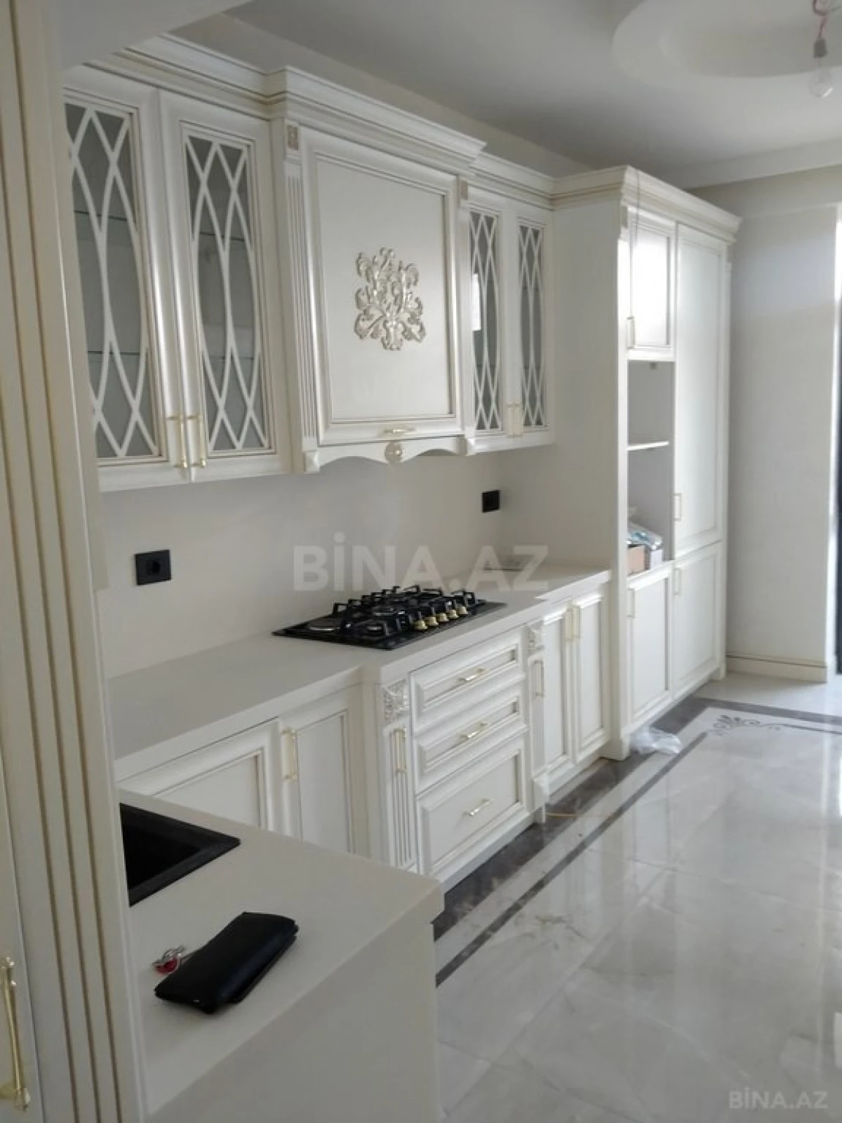Satılır 3 otaqlı mənzil 130 m²