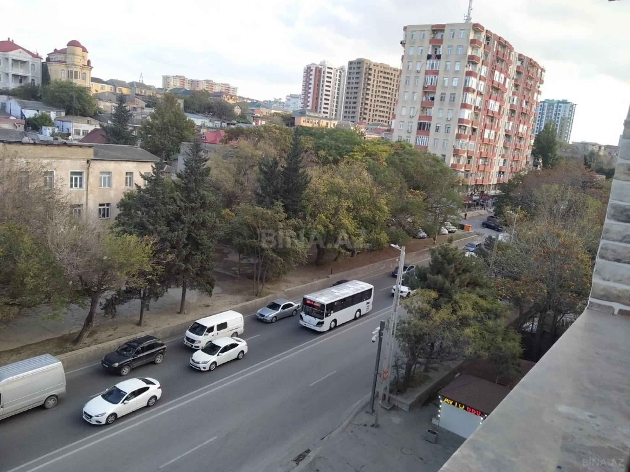 Satılır 3 otaqlı mənzil 130 m²