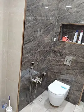 Satılır 3 otaqlı mənzil 130 m²