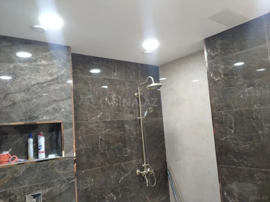 Satılır 3 otaqlı mənzil 130 m²