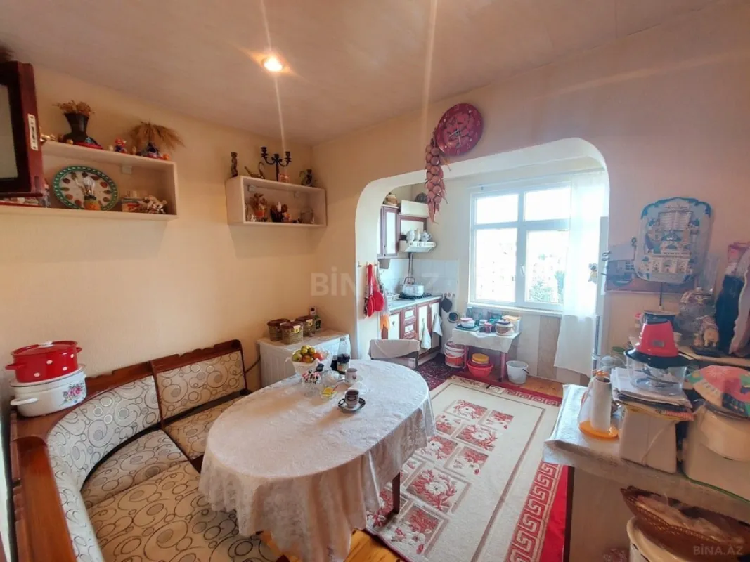 Satılır 4 otaqlı mənzil 101 m²