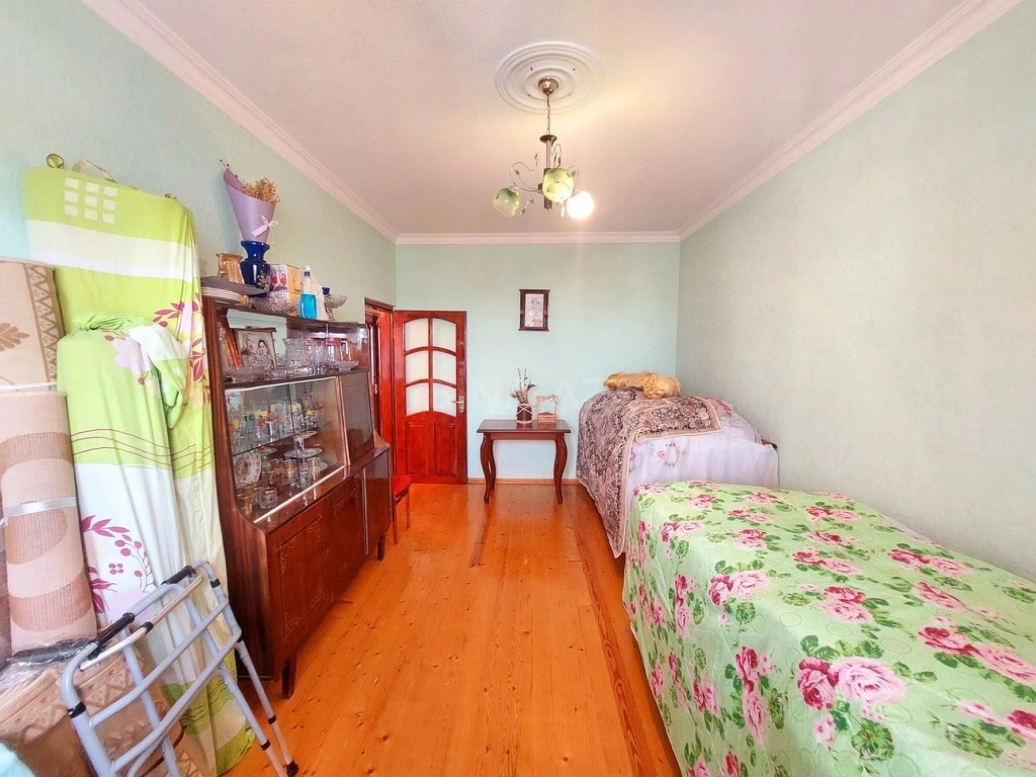 Satılır 4 otaqlı mənzil 101 m²