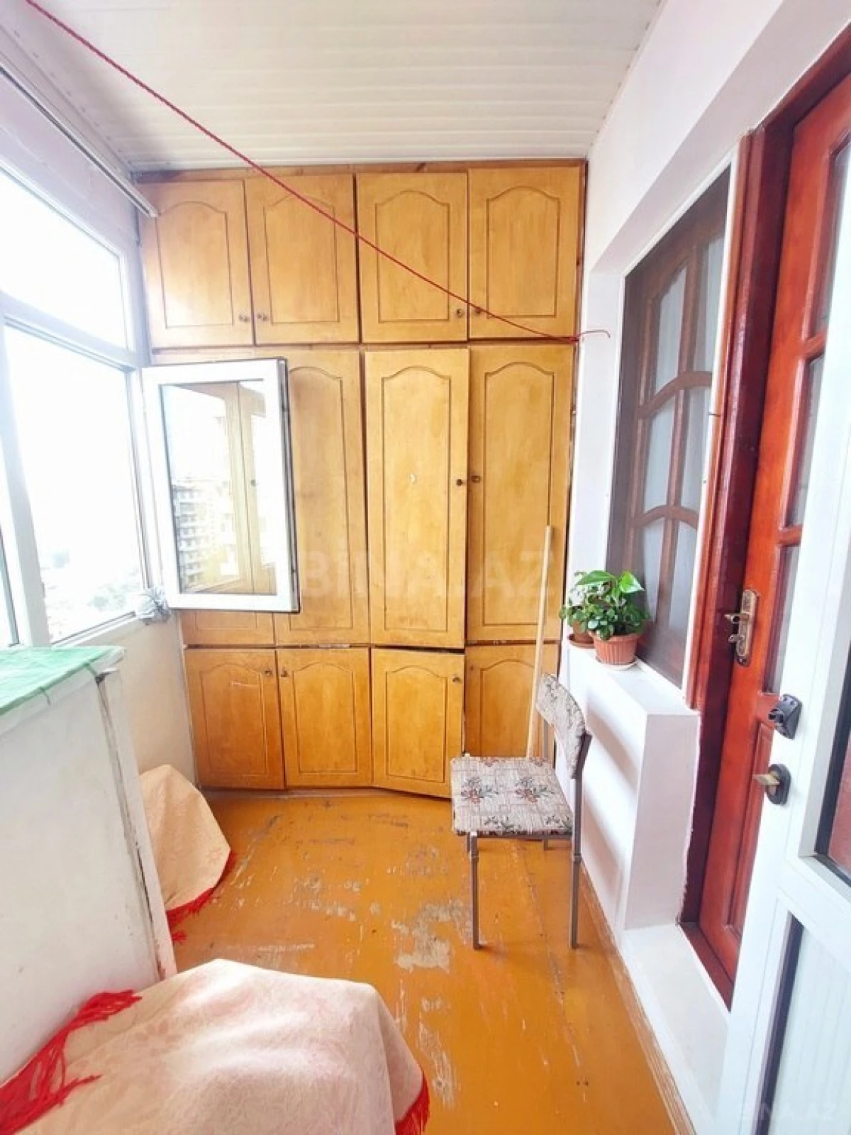 Satılır 4 otaqlı mənzil 101 m²