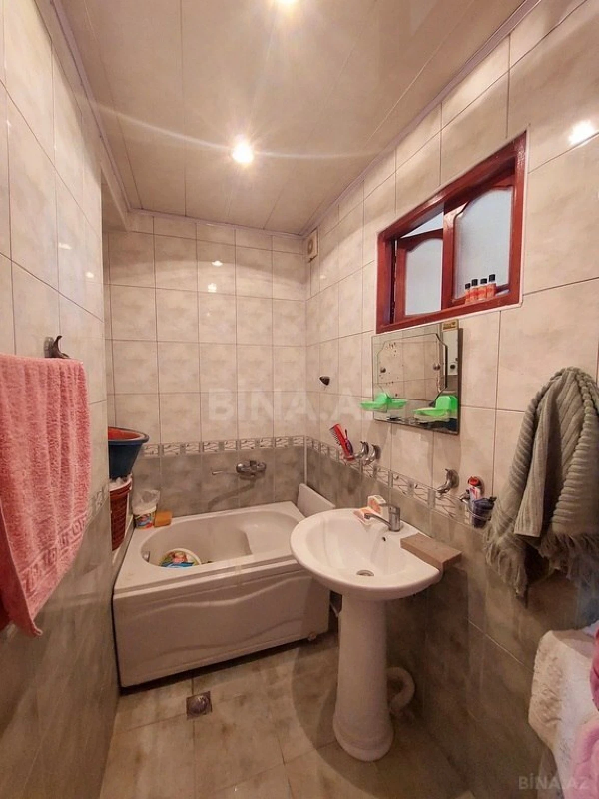 Satılır 4 otaqlı mənzil 101 m²