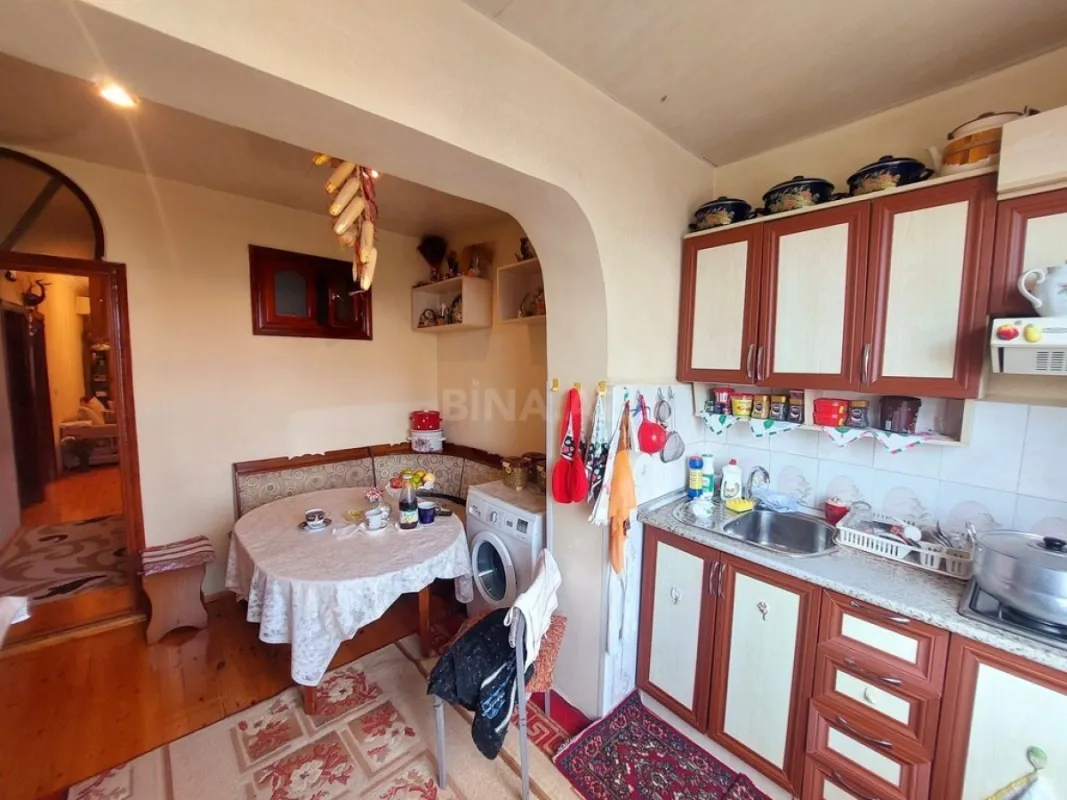 Satılır 4 otaqlı mənzil 101 m²