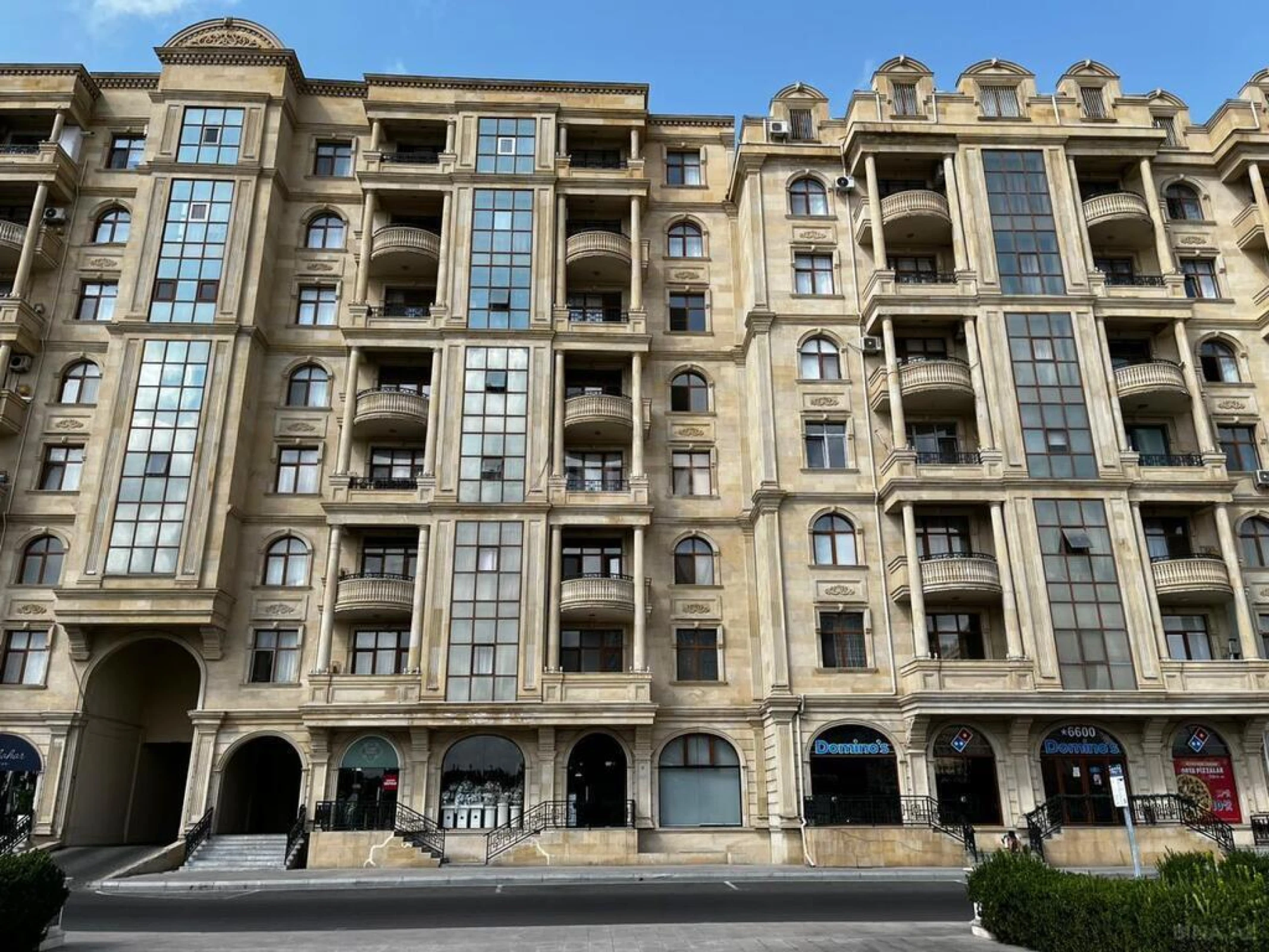 Satılır 2 otaqlı mənzil 55 m²