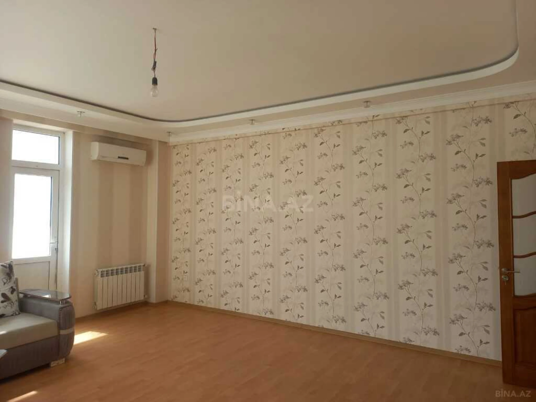 Satılır 3 otaqlı mənzil 143 m²