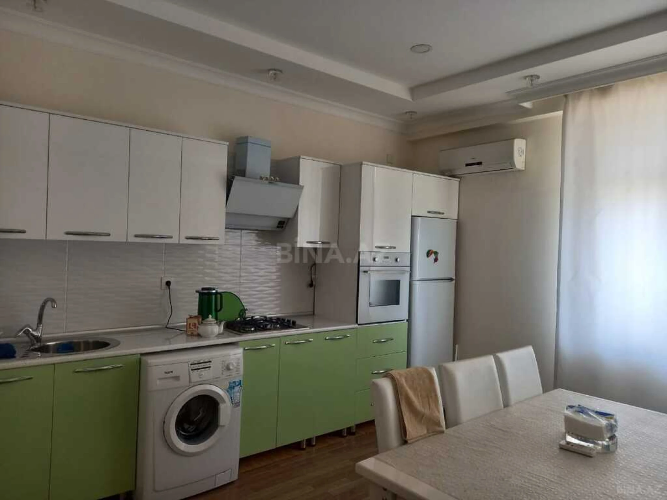 Satılır 3 otaqlı mənzil 143 m²