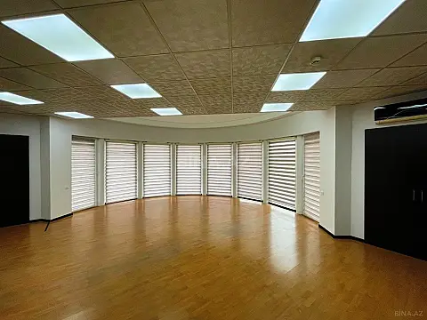 Kirayə verilir 20 otaqlı ofis 2000 m²