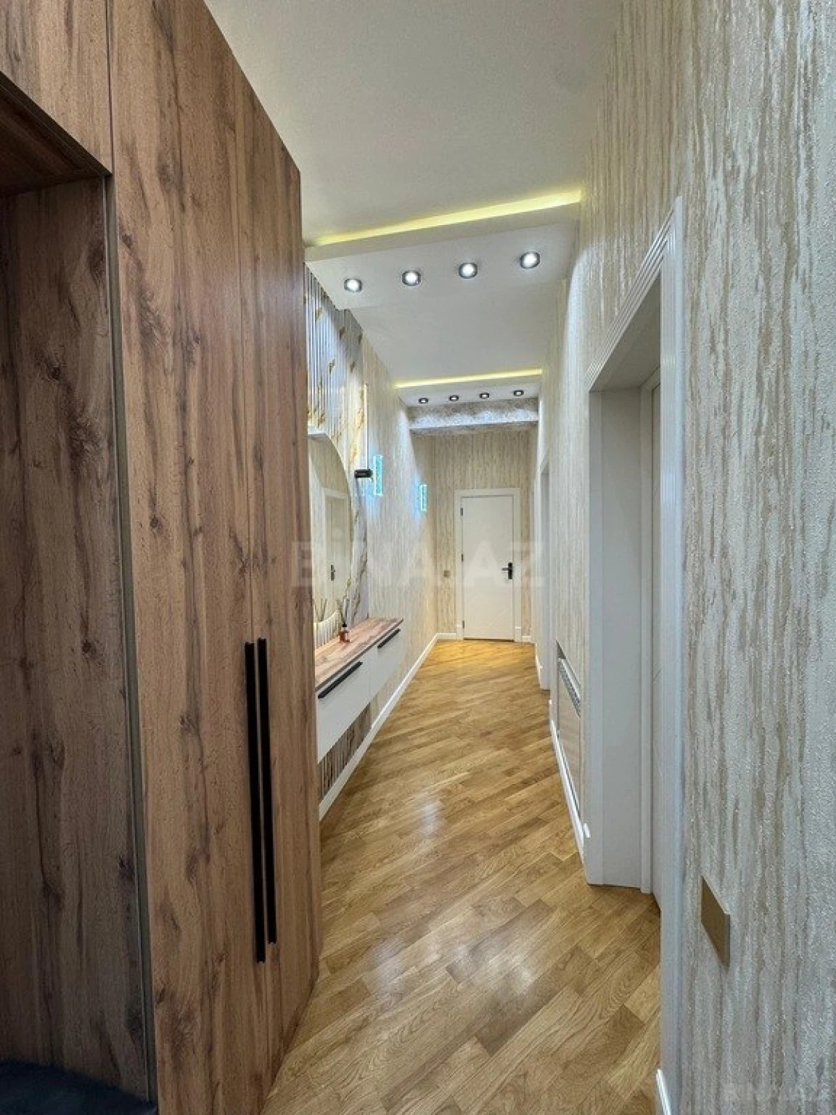 Satılır 2 otaqlı mənzil 90 m²