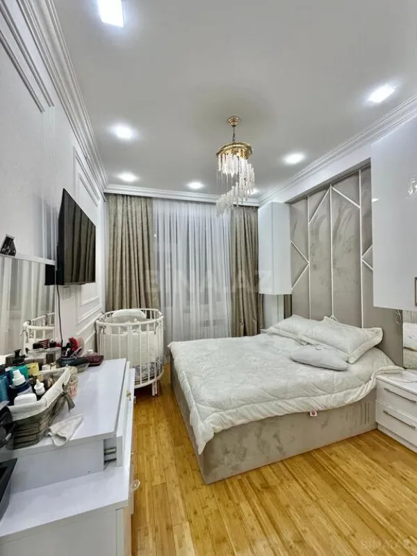 Satılır 2 otaqlı mənzil 70 m²