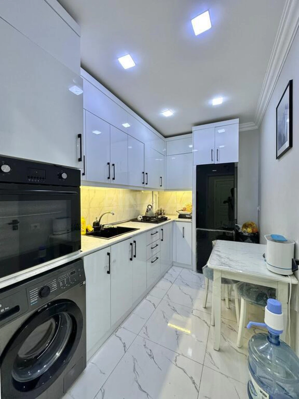 Satılır 2 otaqlı mənzil 70 m²