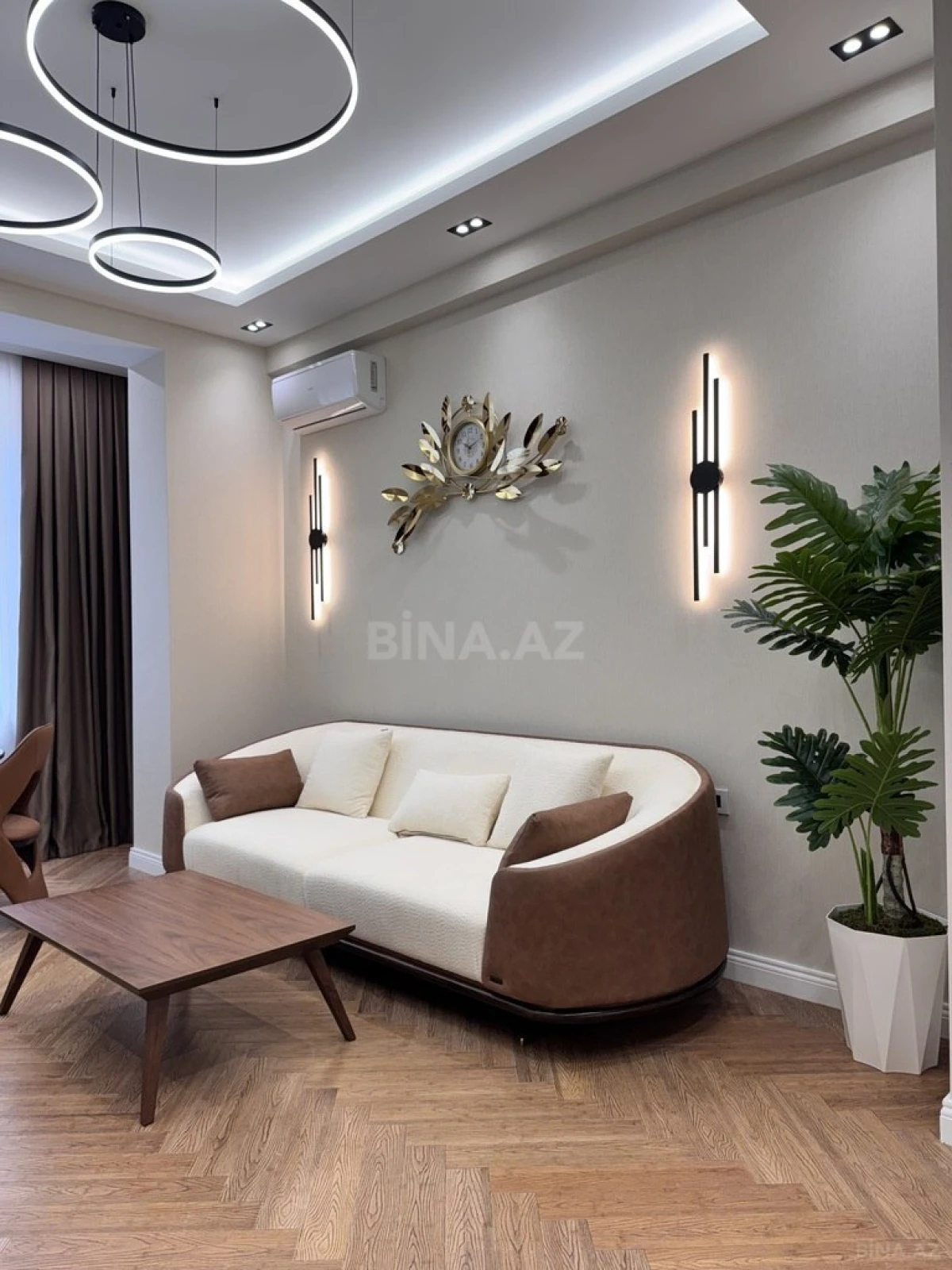 Satılır 2 otaqlı mənzil 68 m²