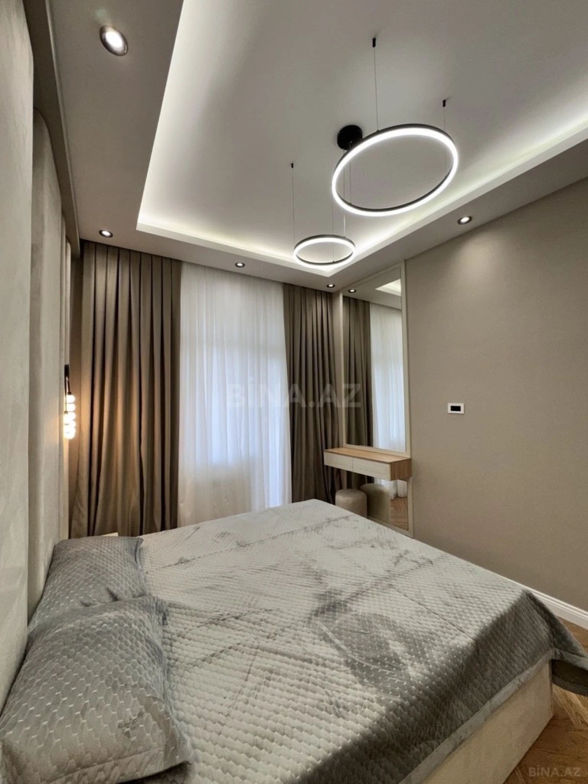 Satılır 2 otaqlı mənzil 68 m²
