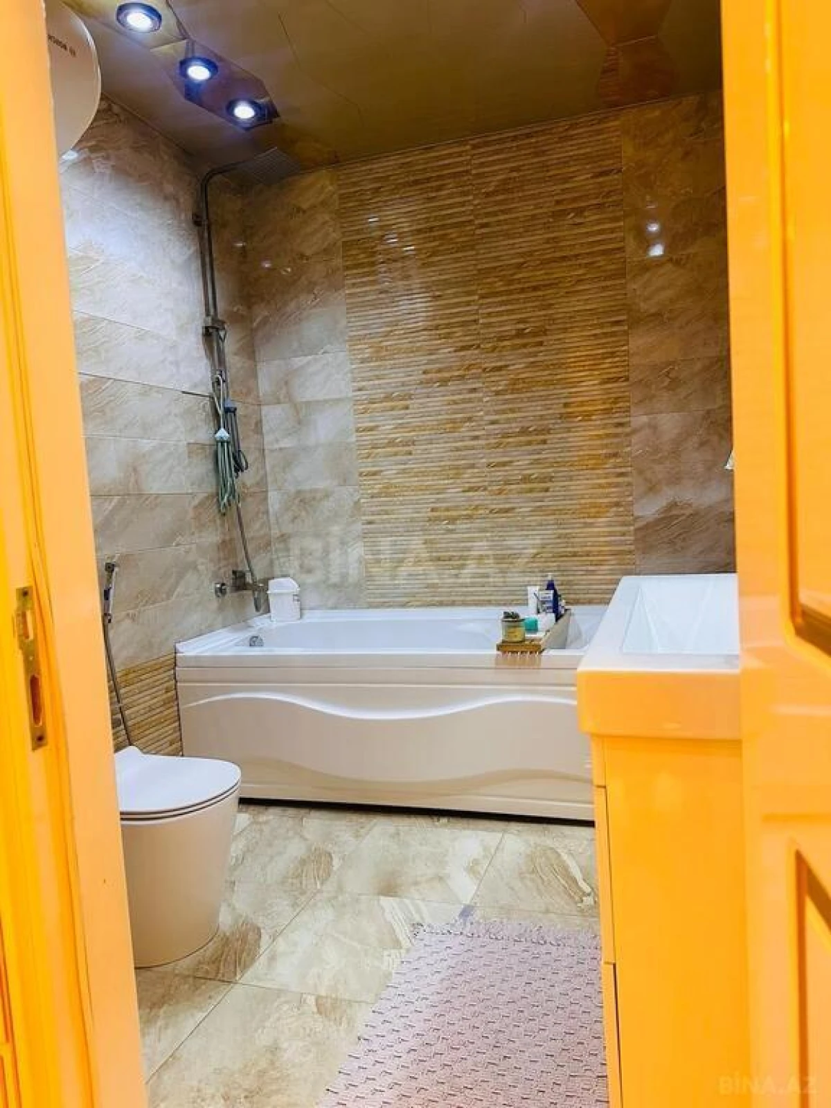 Satılır 3 otaqlı mənzil 200 m²