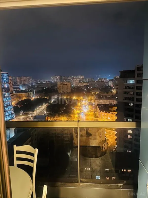 Satılır 3 otaqlı mənzil 200 m²