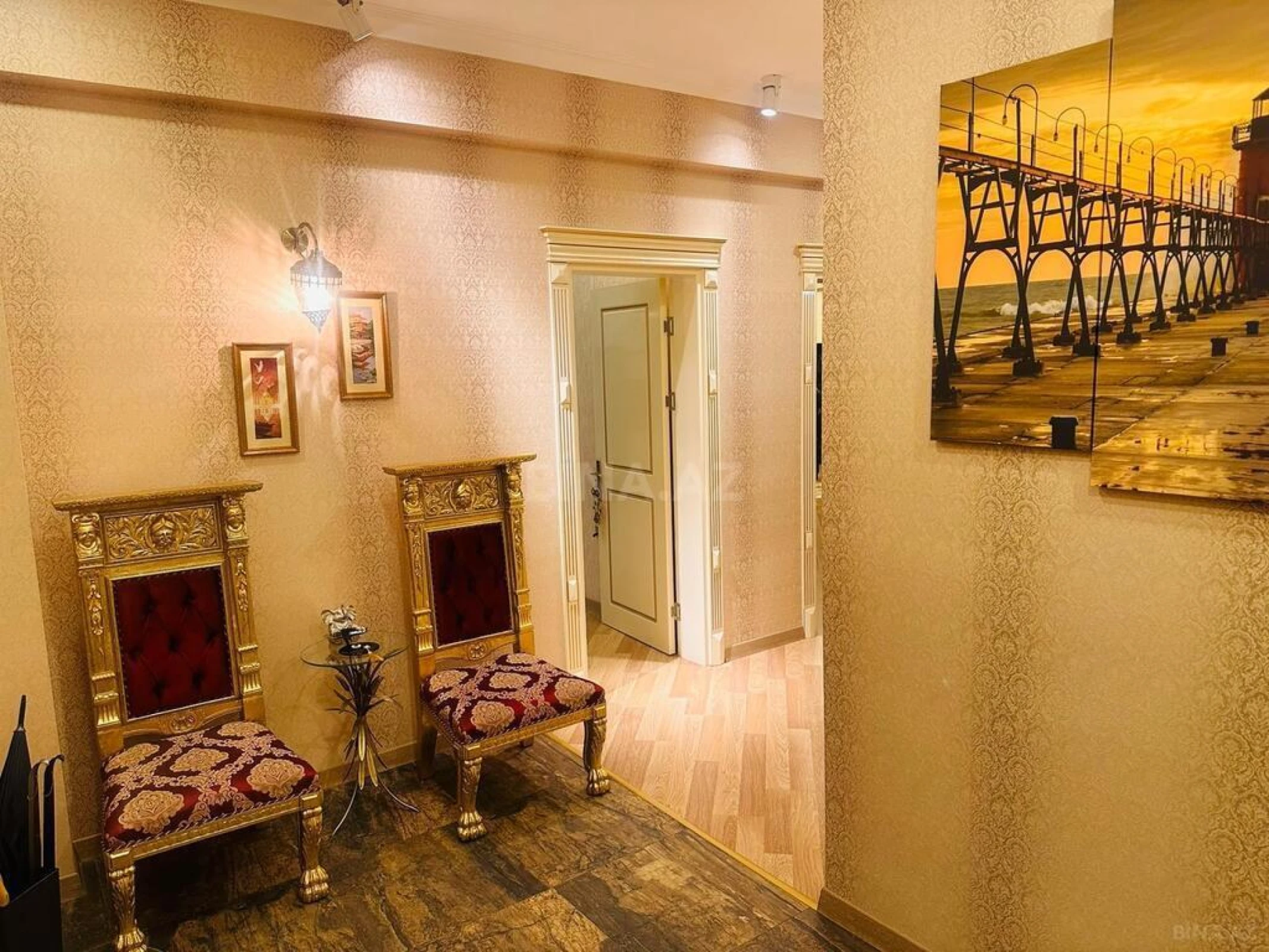 Satılır 3 otaqlı mənzil 200 m²