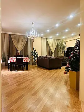 Satılır 3 otaqlı mənzil 200 m²