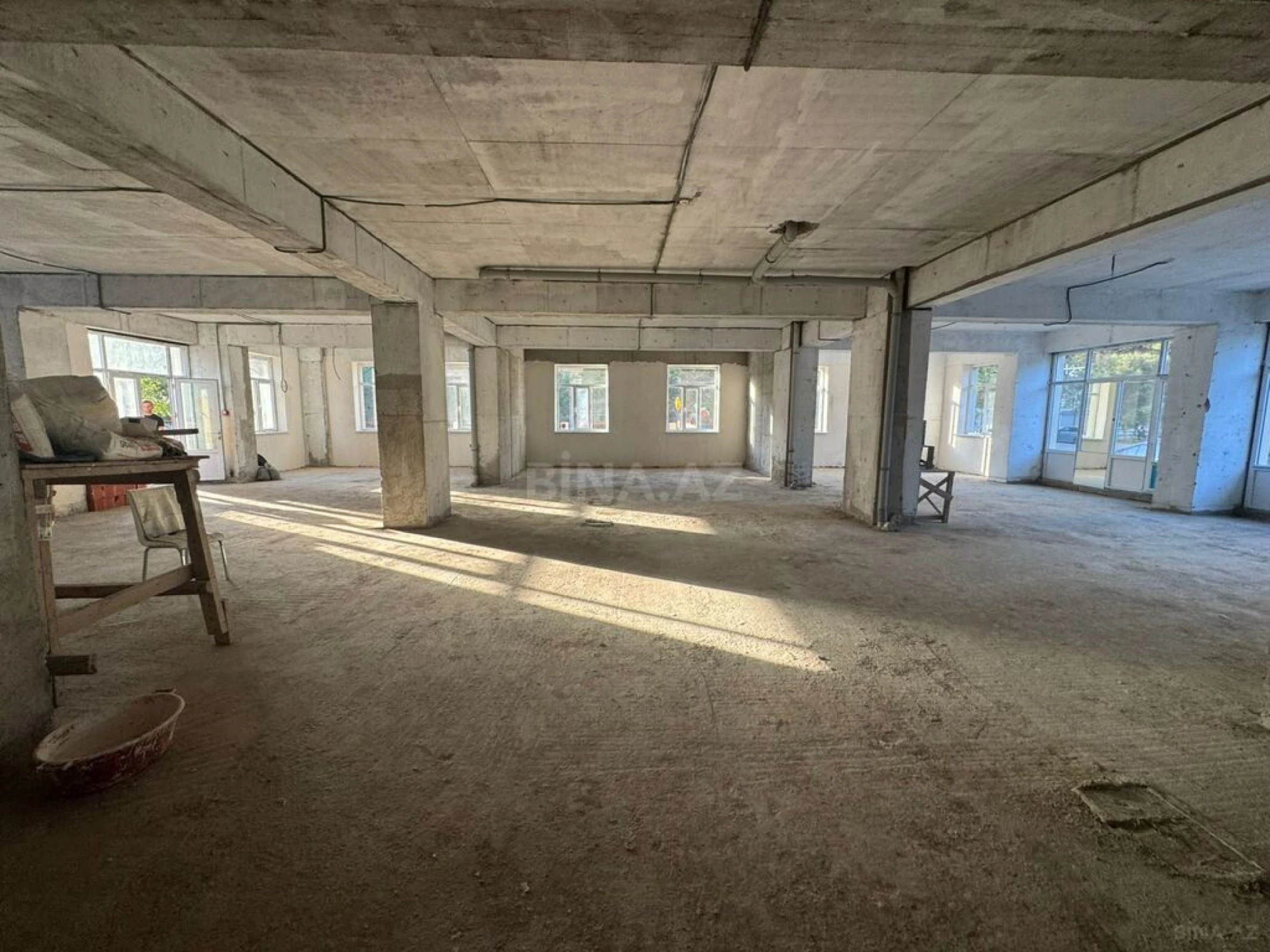 Satılır obyekt 250 m²