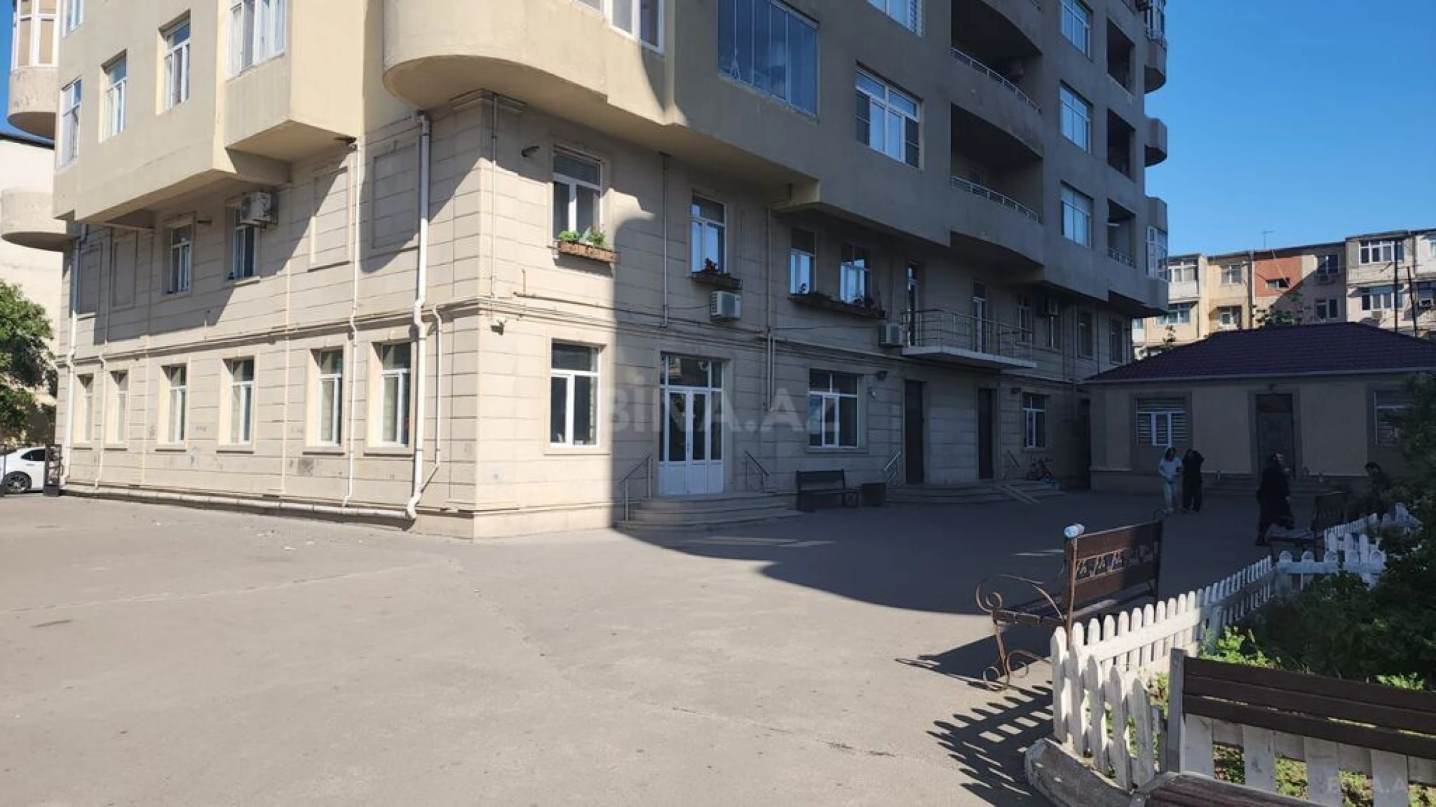 Satılır obyekt 250 m²
