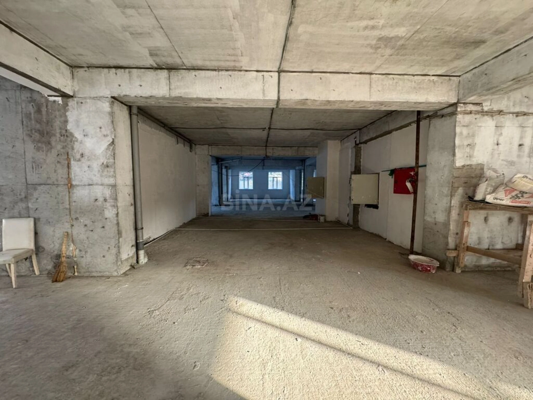Satılır obyekt 250 m²