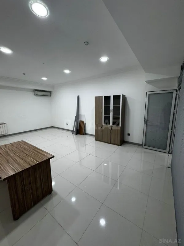 Kirayə verilir 1 otaqlı ofis 40 m²