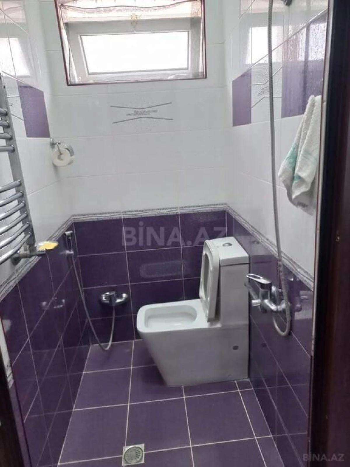 Satılır 9 otaqlı həyət evi 300 m²