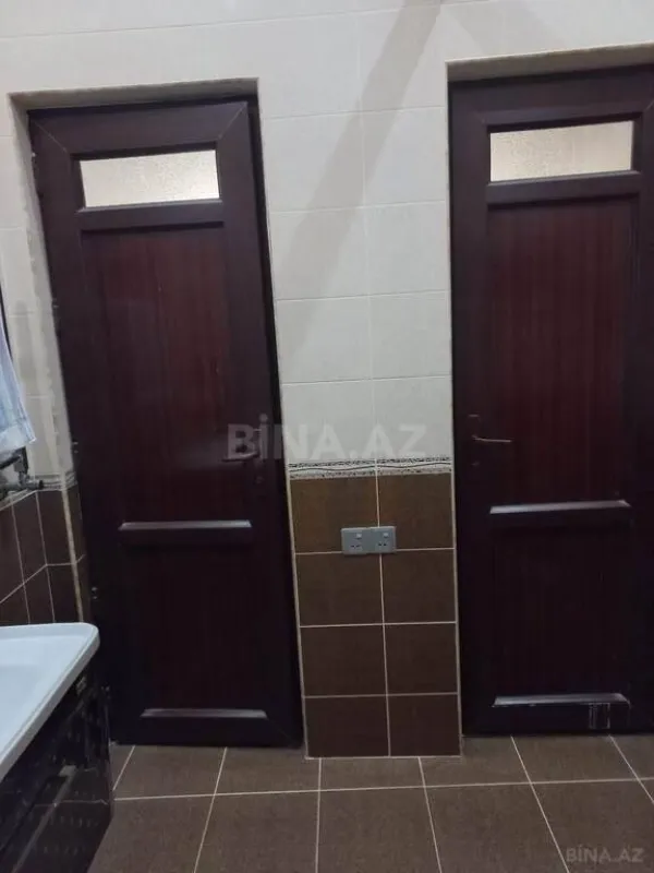 Satılır 9 otaqlı həyət evi 300 m²