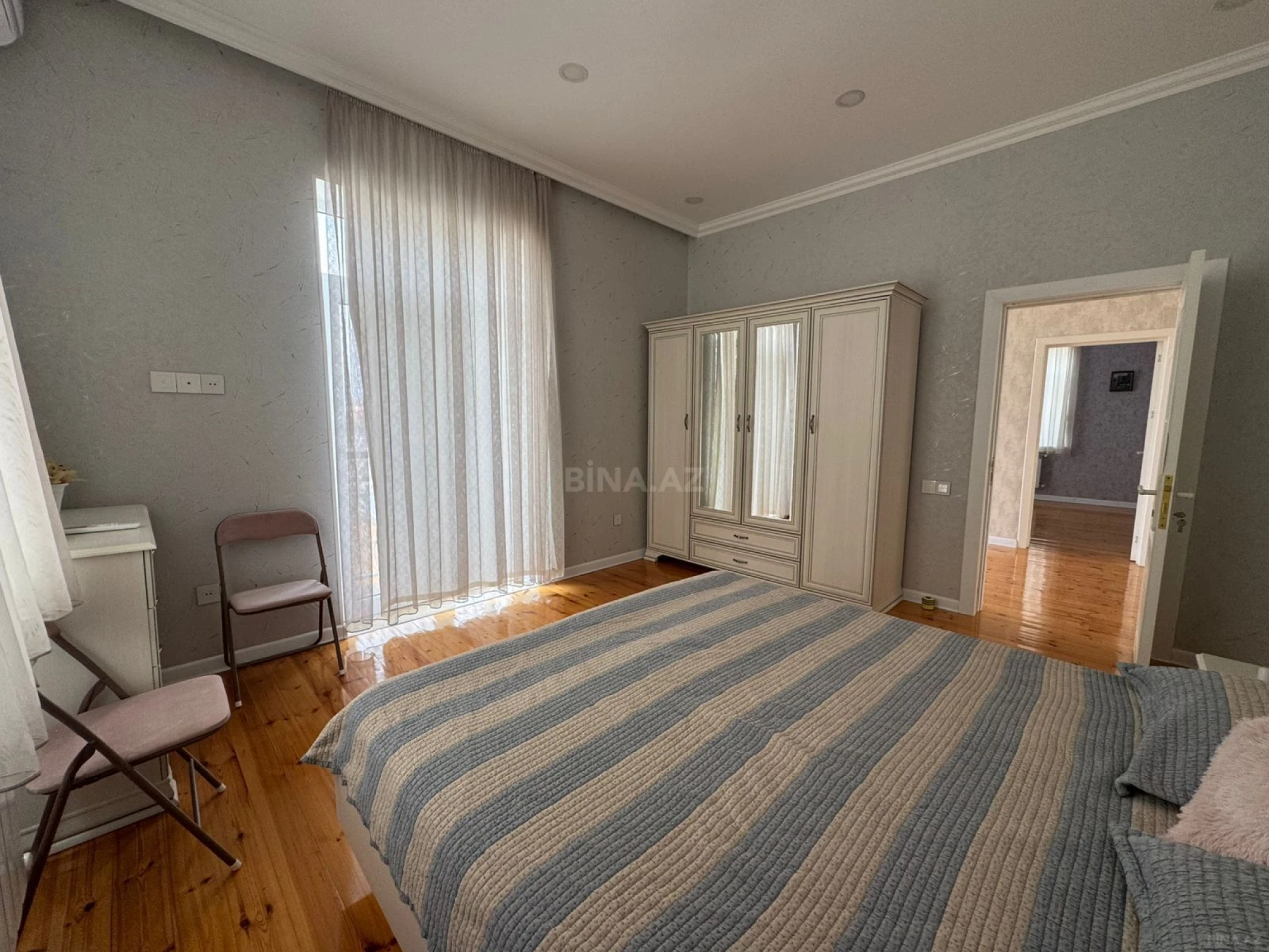 Satılır 6 otaqlı həyət evi 260 m²