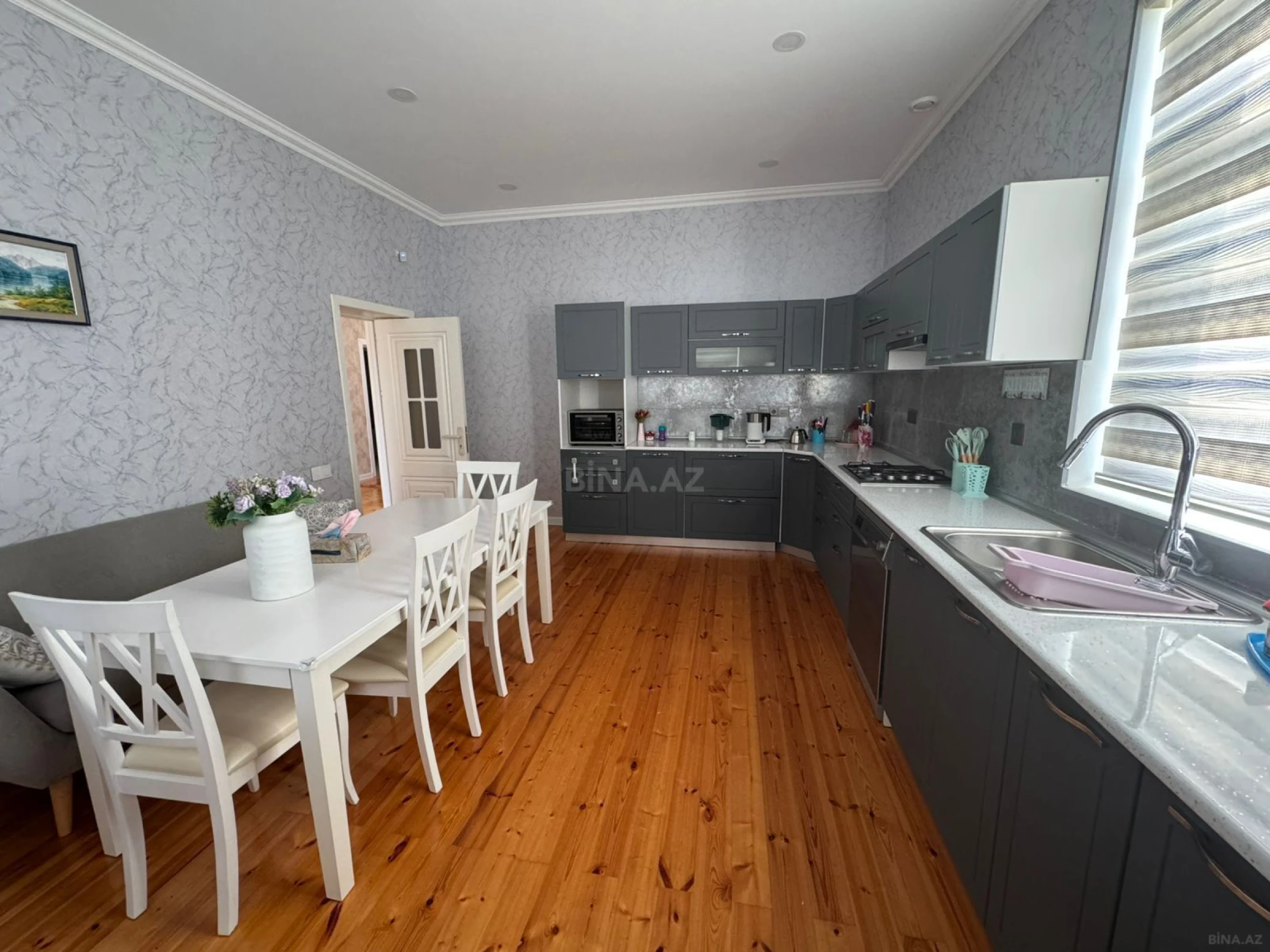 Satılır 6 otaqlı həyət evi 260 m²